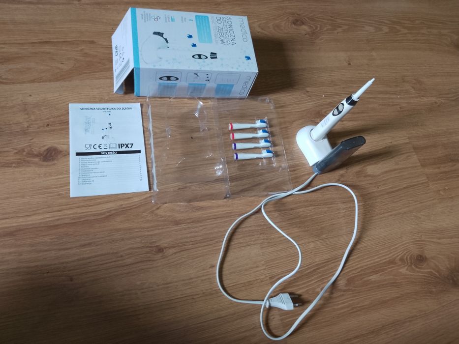 Szczoteczka do zębów SONICZNA Medico IPX7. 4 nowe końcówki