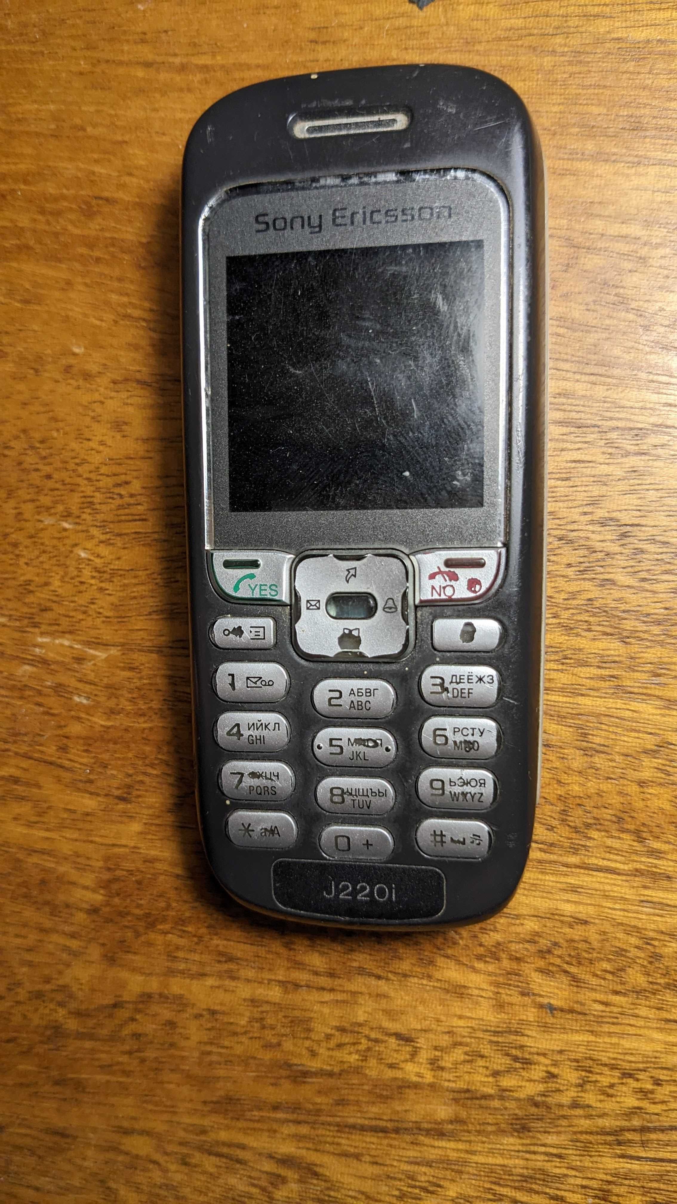 Sony Ericsson J220i UA-UCRF