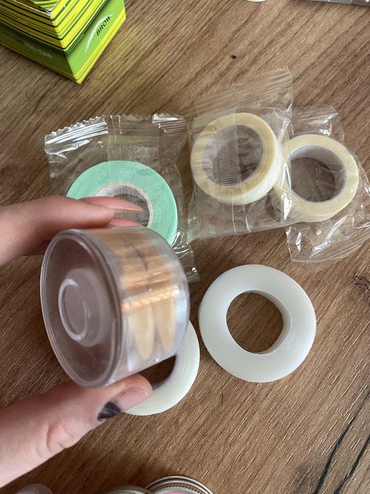 Матеріали та розхідники для майстра по нарощенню вій