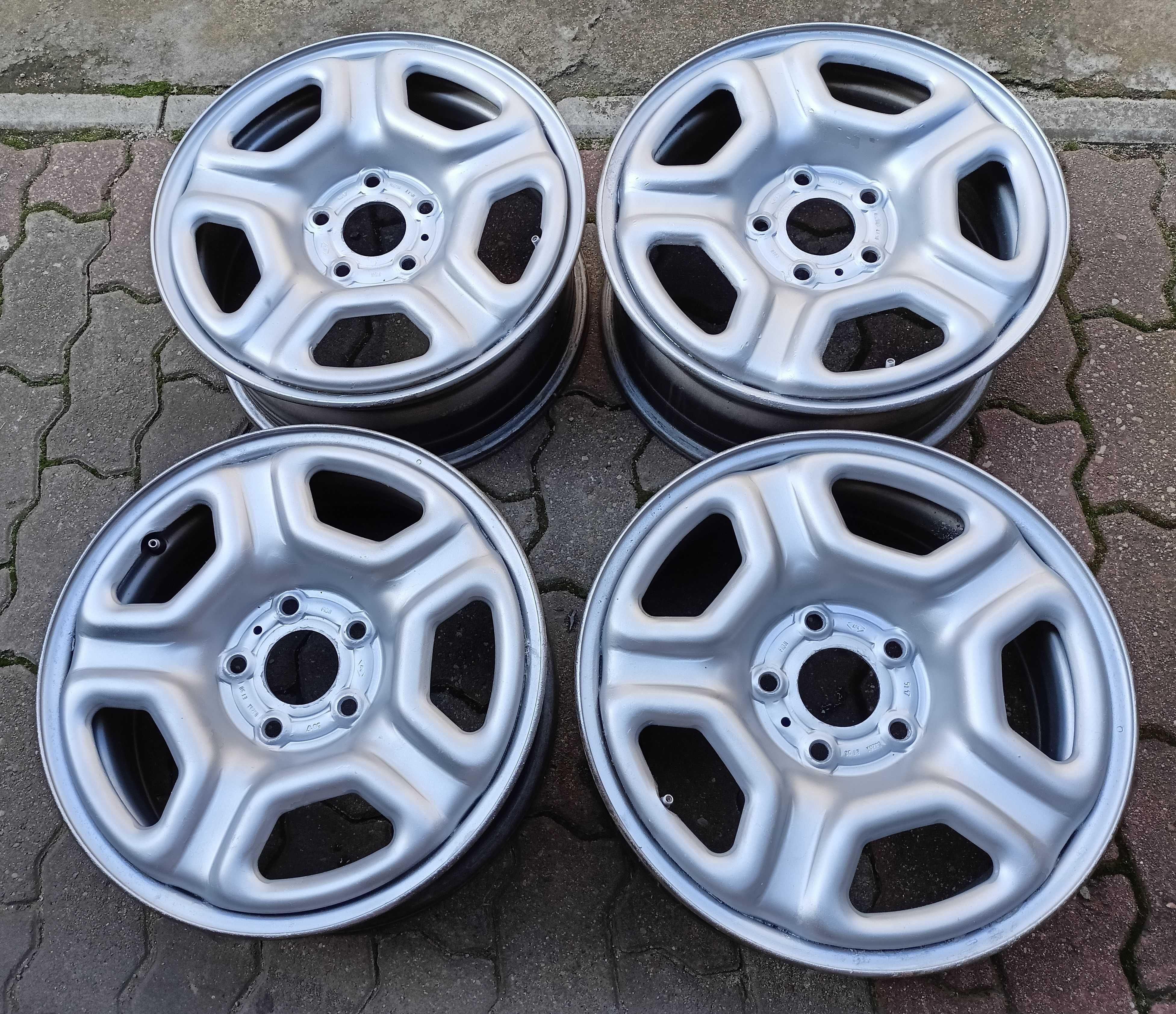 Felgi stalowe 16 5x114,3 Dacia Duster Renault