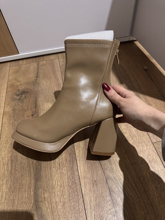 Чоботи осінні жіночі