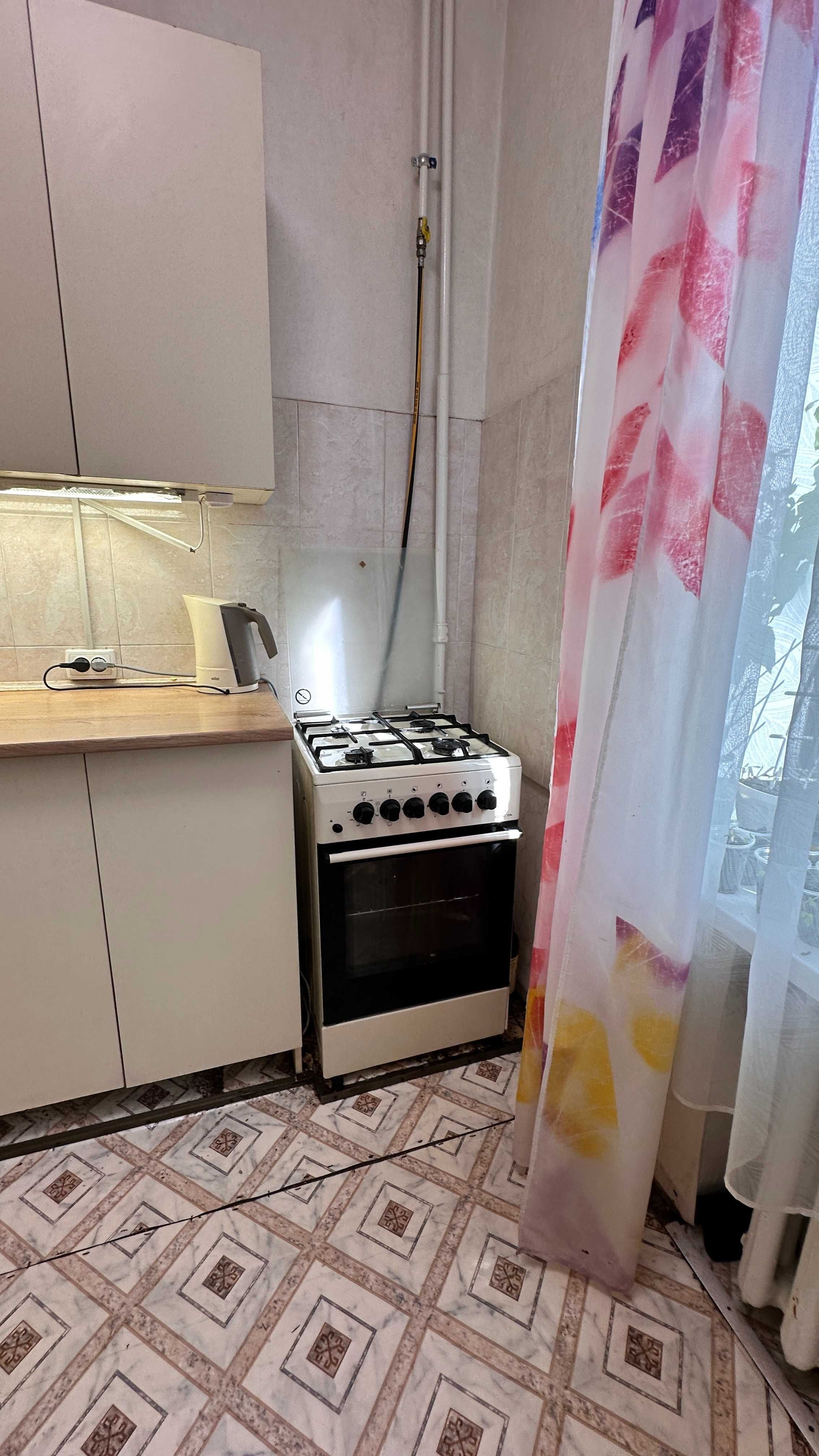 продам 3 комнатную квартиру сталинку 5/5 на Нигояна 23 г.Днепр