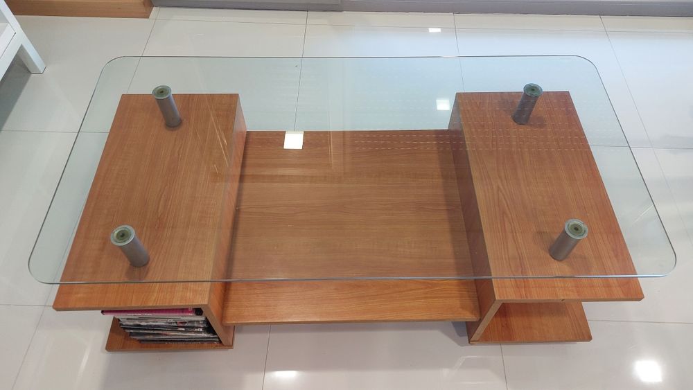Mesa de sala com vidro