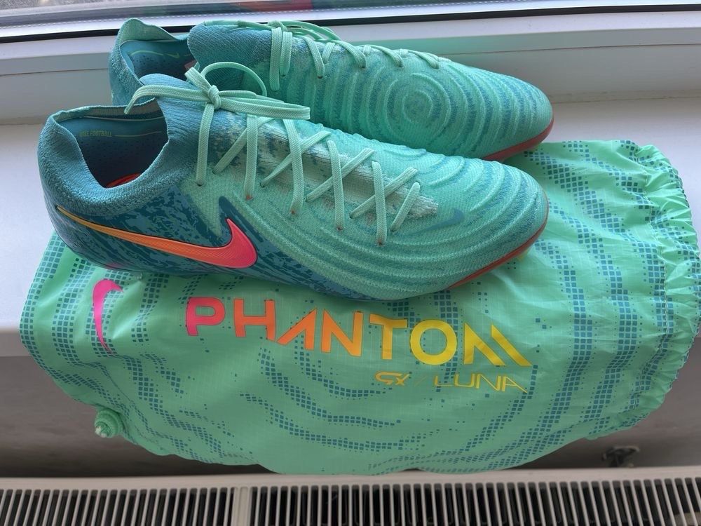 Бутсы Nike Phantome