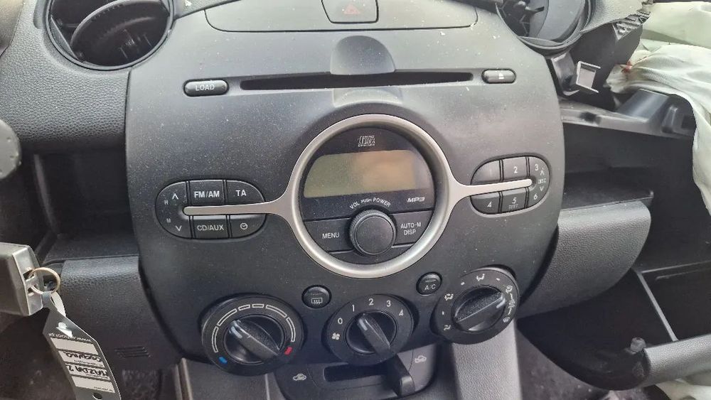 MAZDA 2 DE RADIO