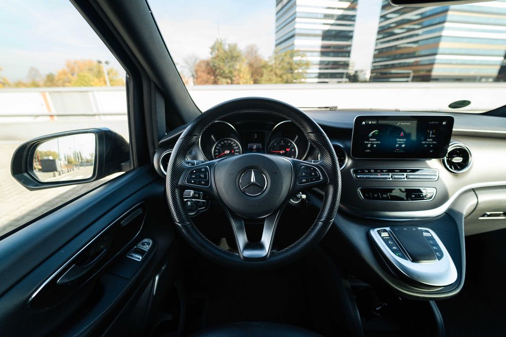 Wynajem Mercedes V klasa 300d Extra Long - wypożyczalnia samochodów