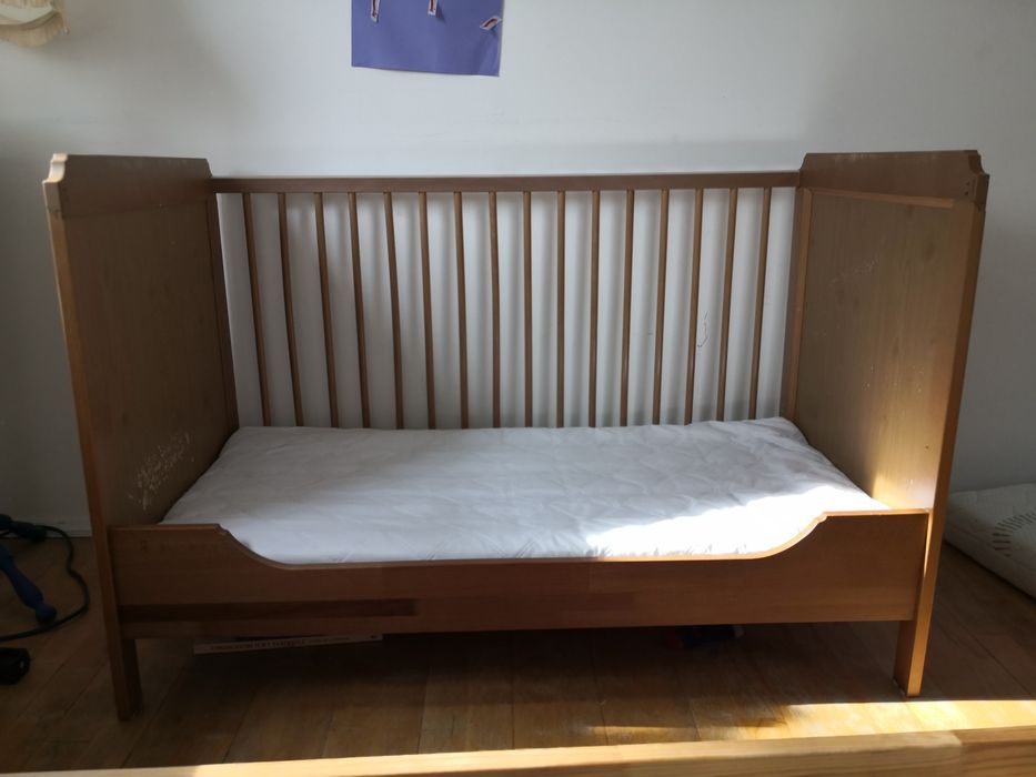 Łóżeczko dziecięce IKEA, nowy materac kokosowy, bok wymienny - kratka