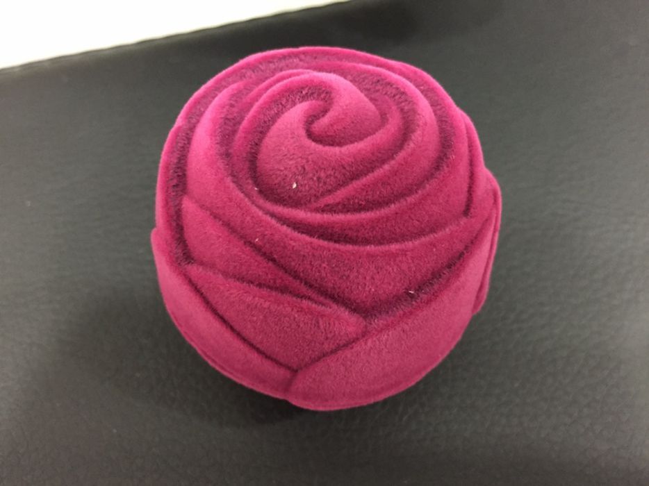 Brincos em caixa rosa