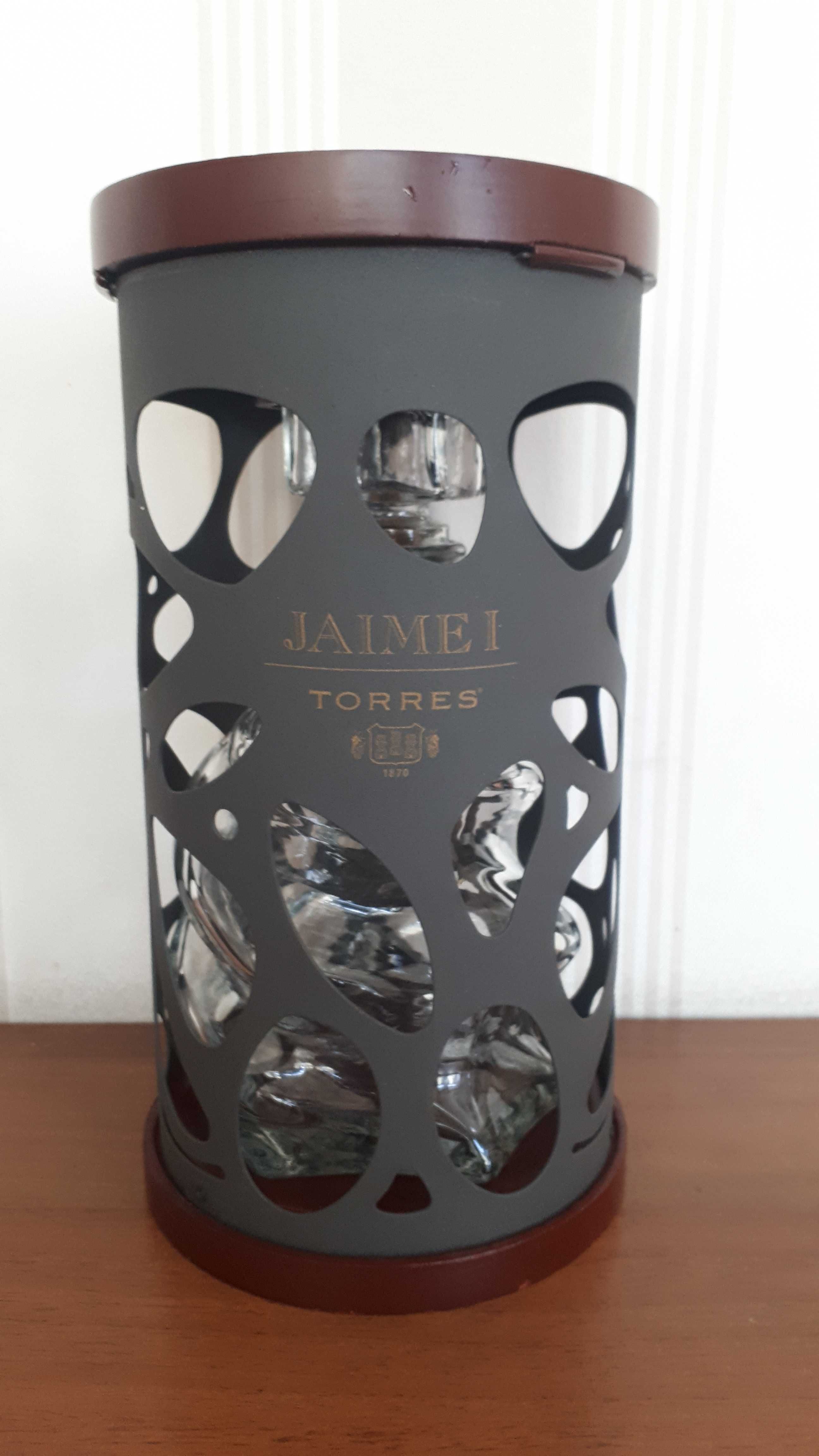 Бутылка графин . Футляр из металла.  Torres Jaimei