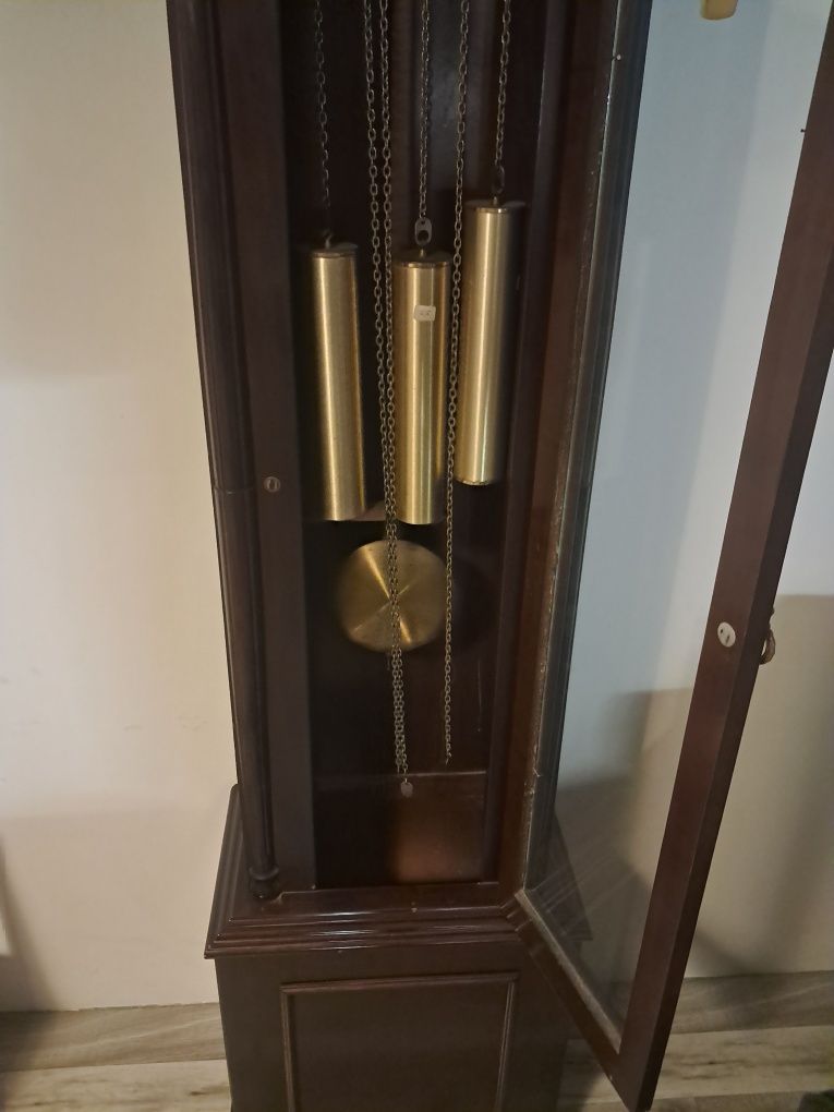 Zegar stojący drewniany z mechanizmem ręcznym