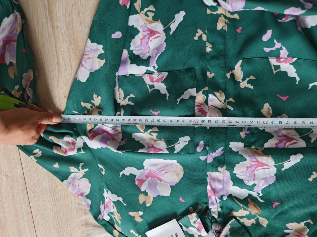 Zielona khaki sukienka midi w kwiaty, Mohito, rozmiar 40