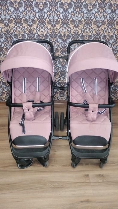 Коляска для двійні