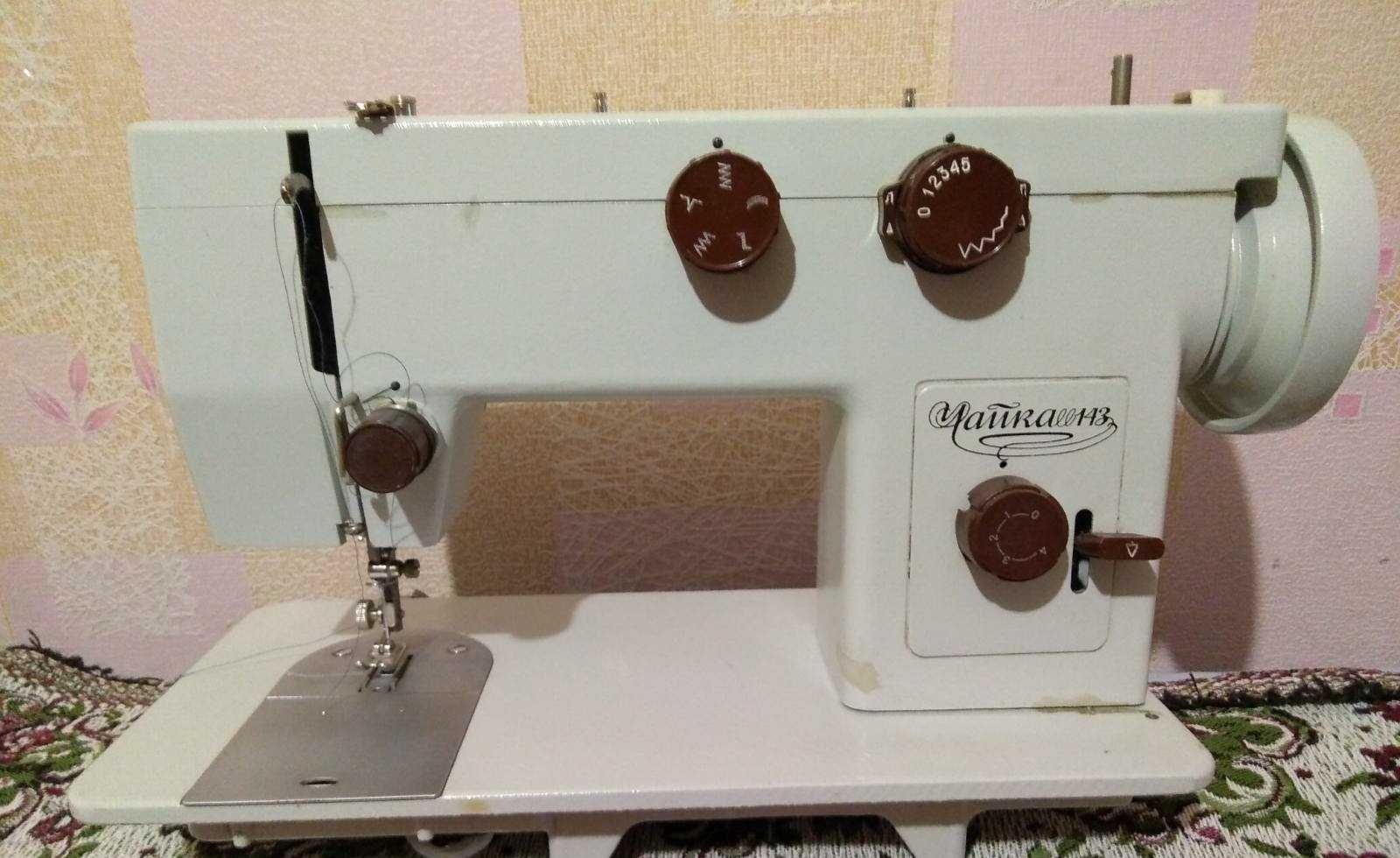 Швейна машинка Чайка-143