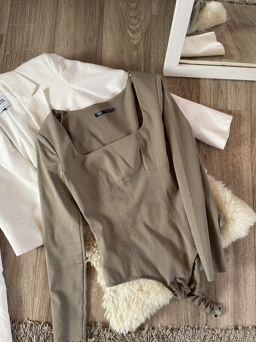 Боді з квадратним вирізом Zara