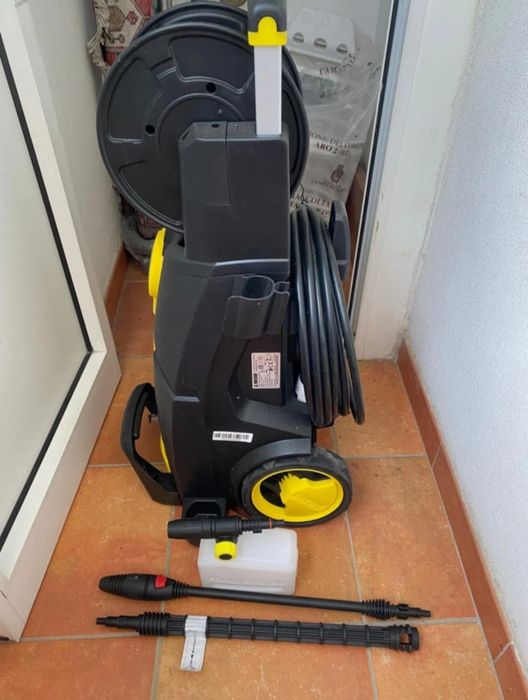 Máquina  de pressão  lavor 160 bares