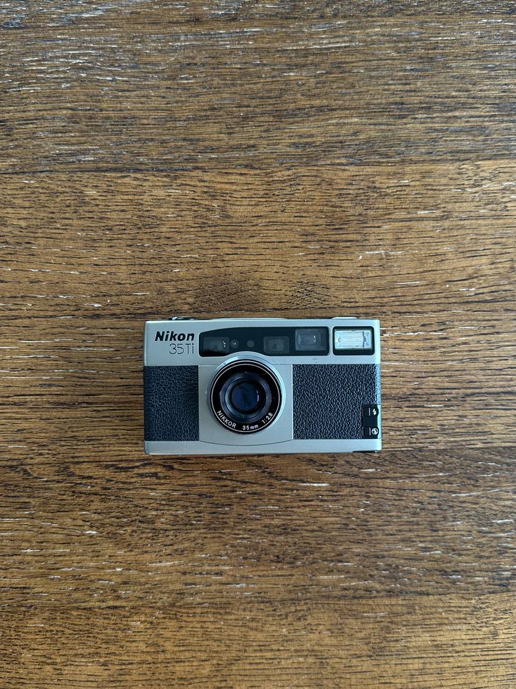 Aparat Nikon 35Ti