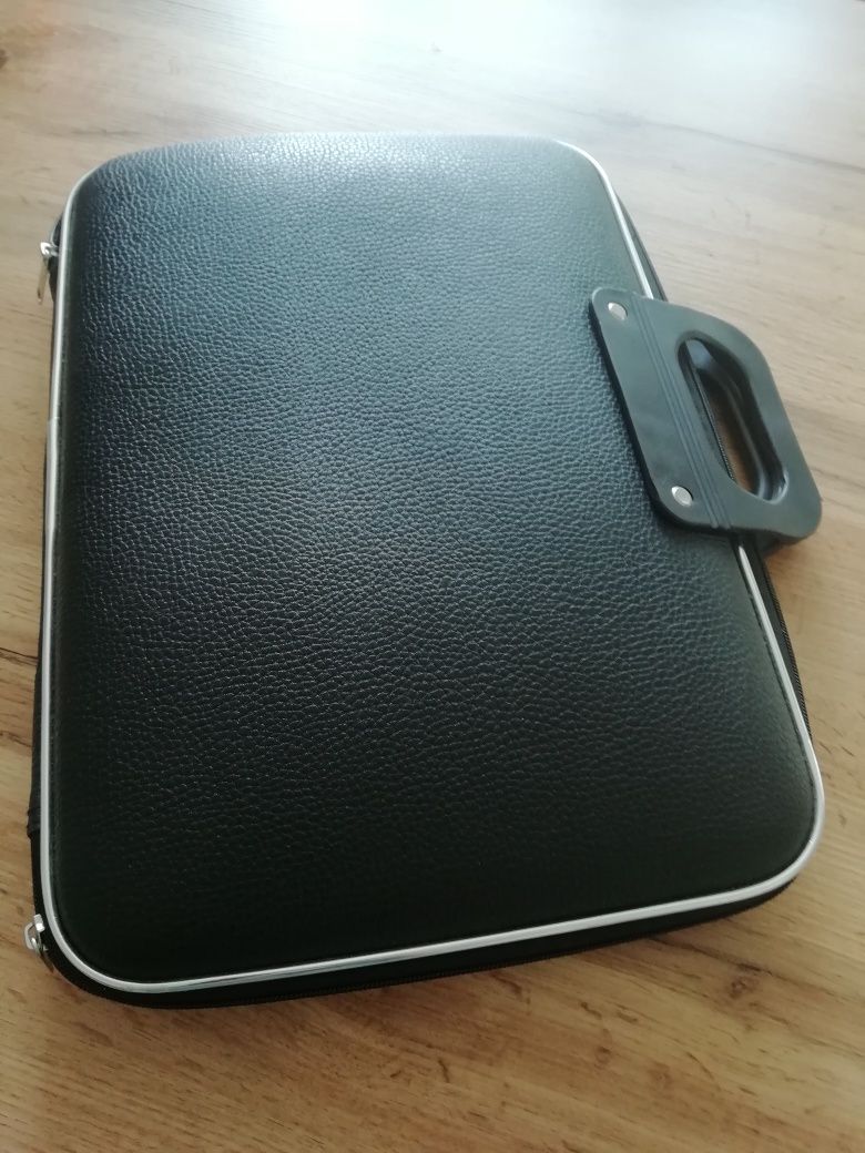 Torba etui na laptopa czarna