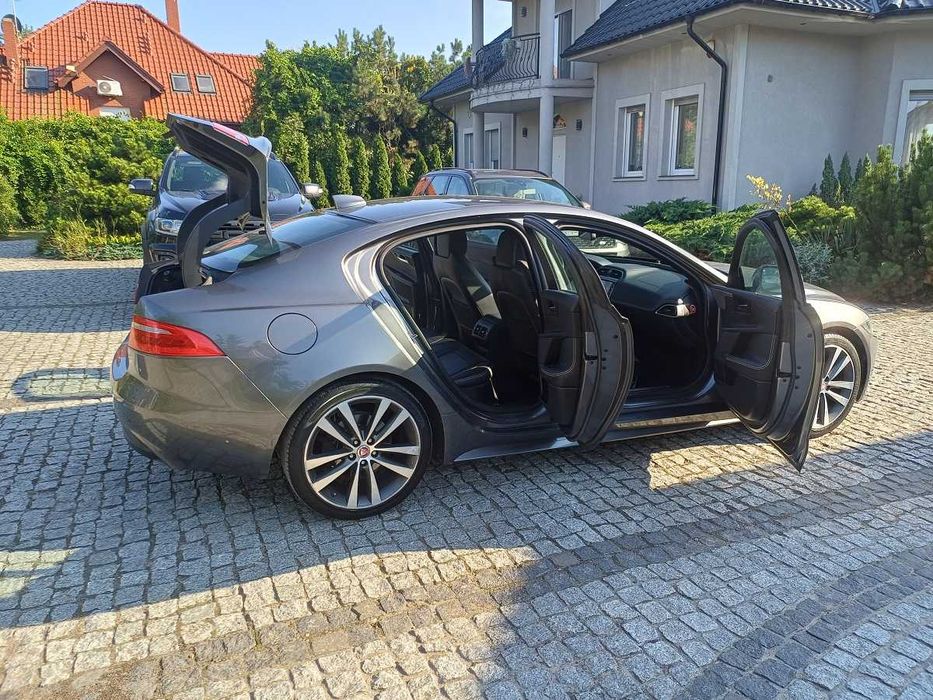 Jaguar XE R-Sport