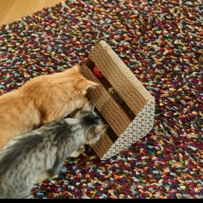 Drapak dla Kota Kartonowy Zabawka Piłka 27.3x17.5x17.5 Trójkąt