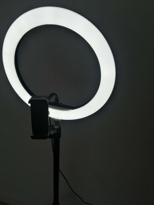 Кольцевая светодиодная LED лампа на штативе, лампа 24см