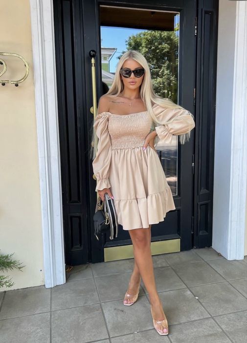 Сукня на резинці з довгим рукавом бежева