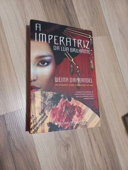 Livro "A imperatriz da lua brilhante"