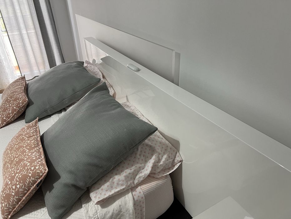 Vendo Cama de casal e cómoda