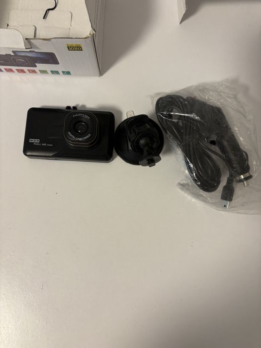 Продам автомобільний відеореєстратор новий