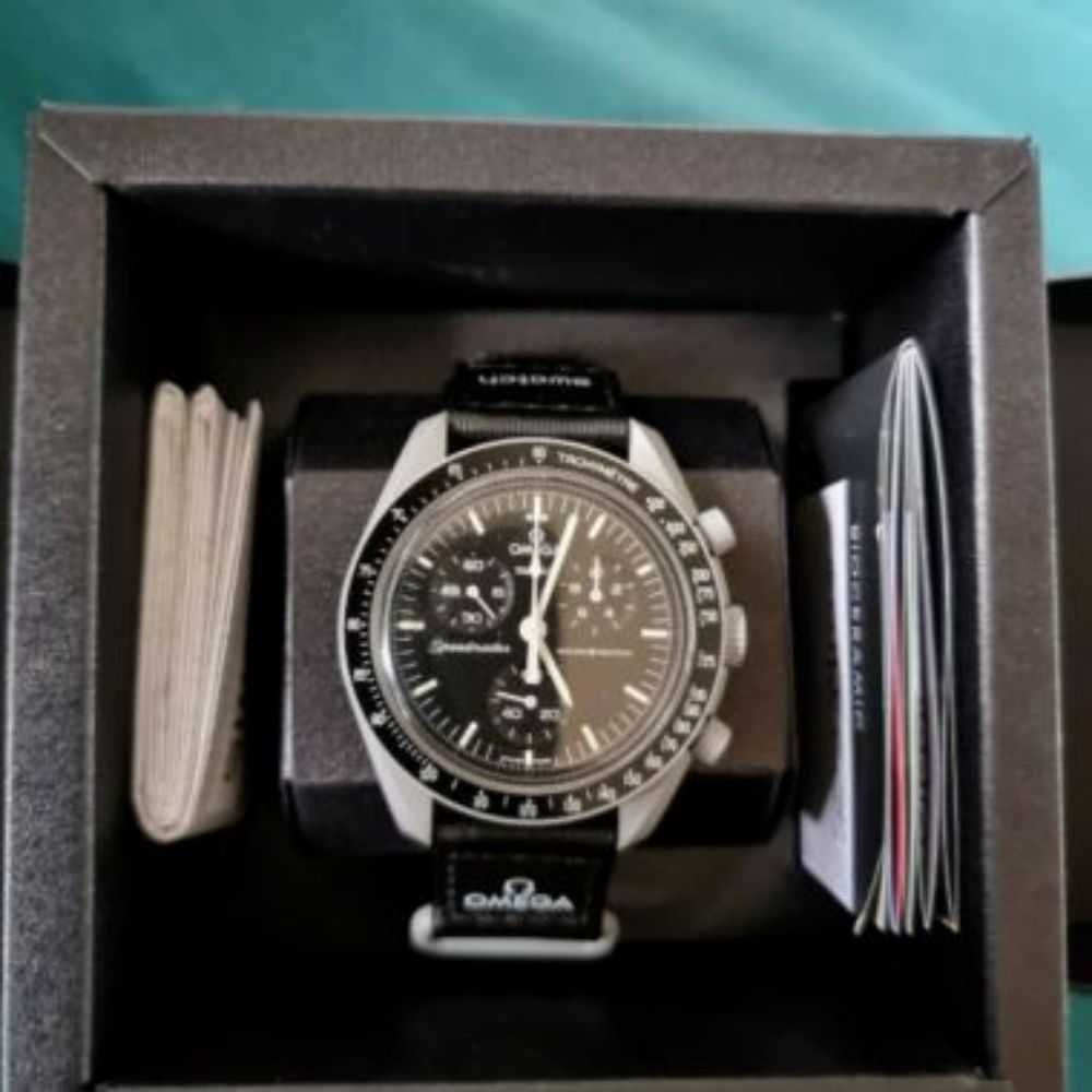 Omega x Swatch: Księżycowa Kolekcja z SO33M100