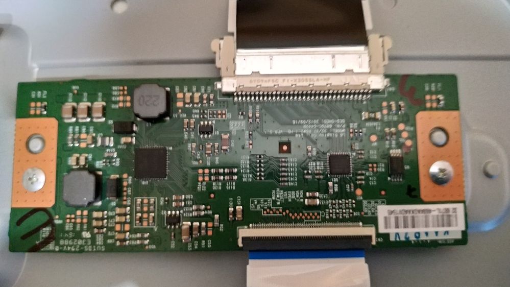 Panasonic Viera TX-32DSR500 битая матрица