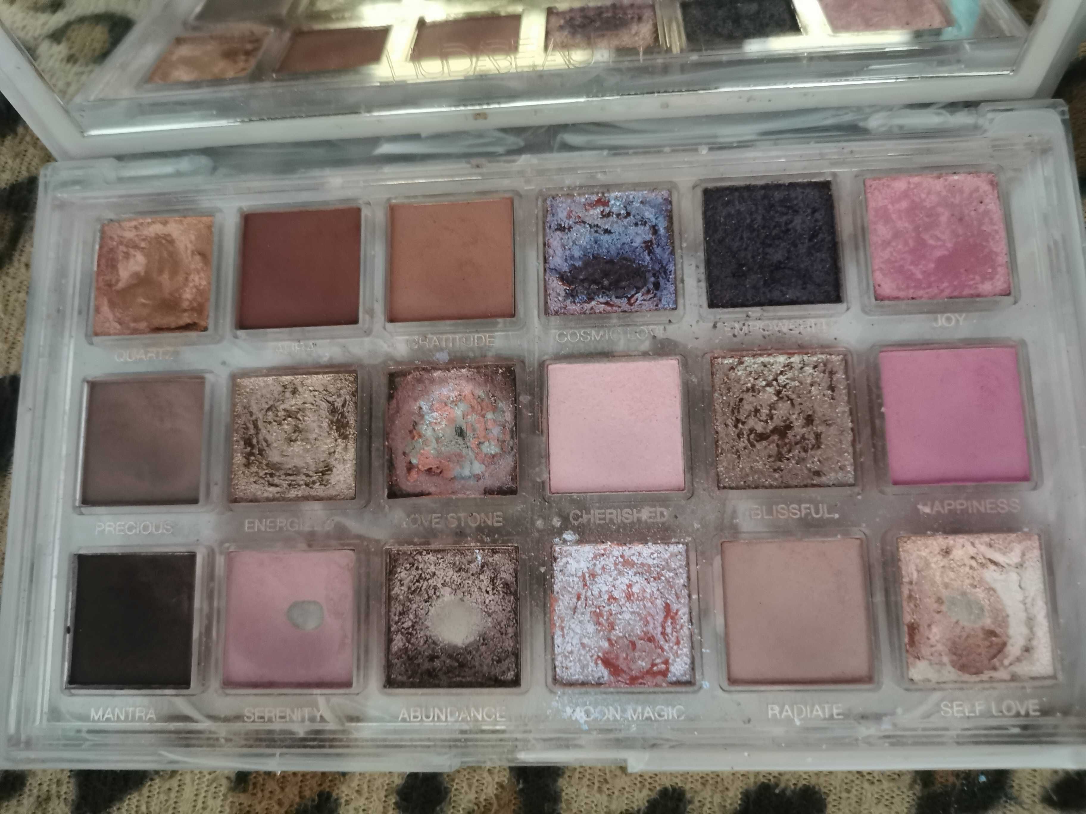 Huda Beauty Rose Quarz Paleta Cieni