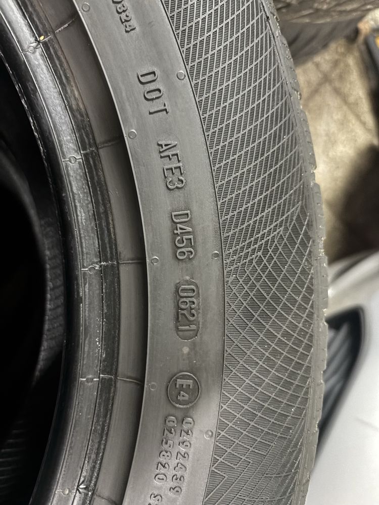 Komplet opon zimowych 215/65 R17 Continental