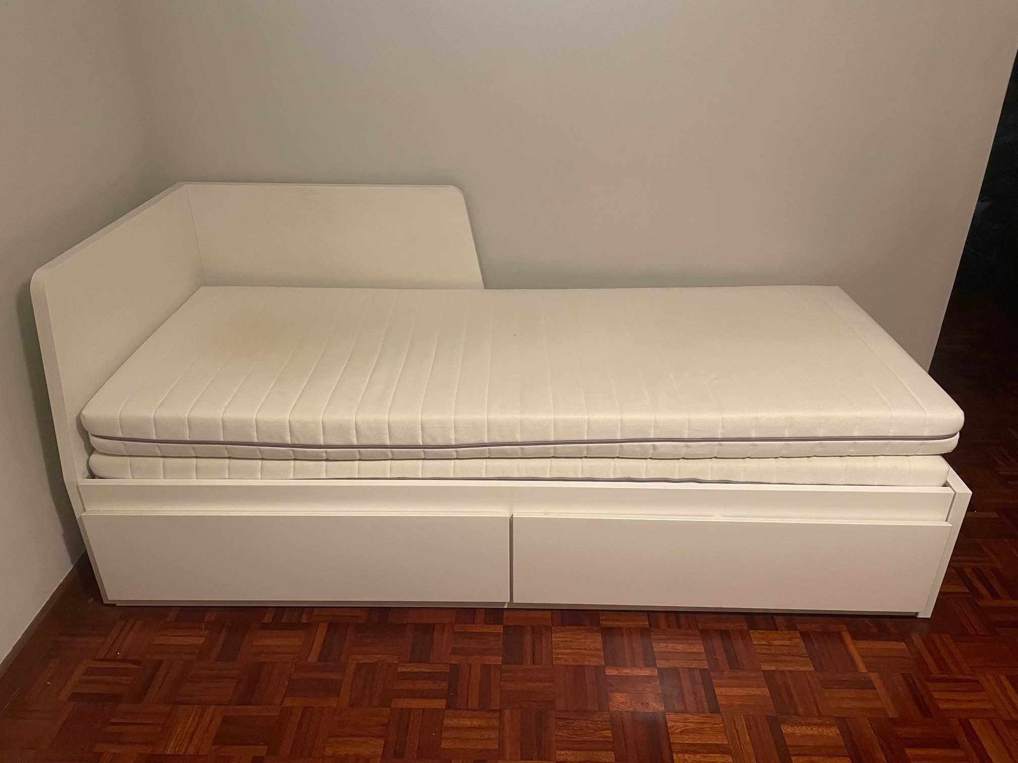 Cama desmontável de casal IKEA, modelo FLEKKE, branco