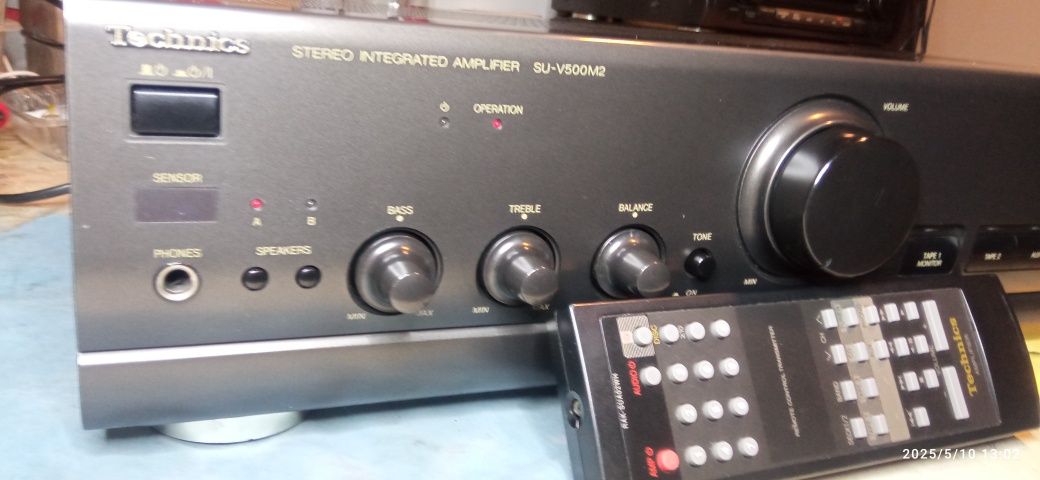 Wzmacniacz Technics SU-A500MK2 z pilotem.