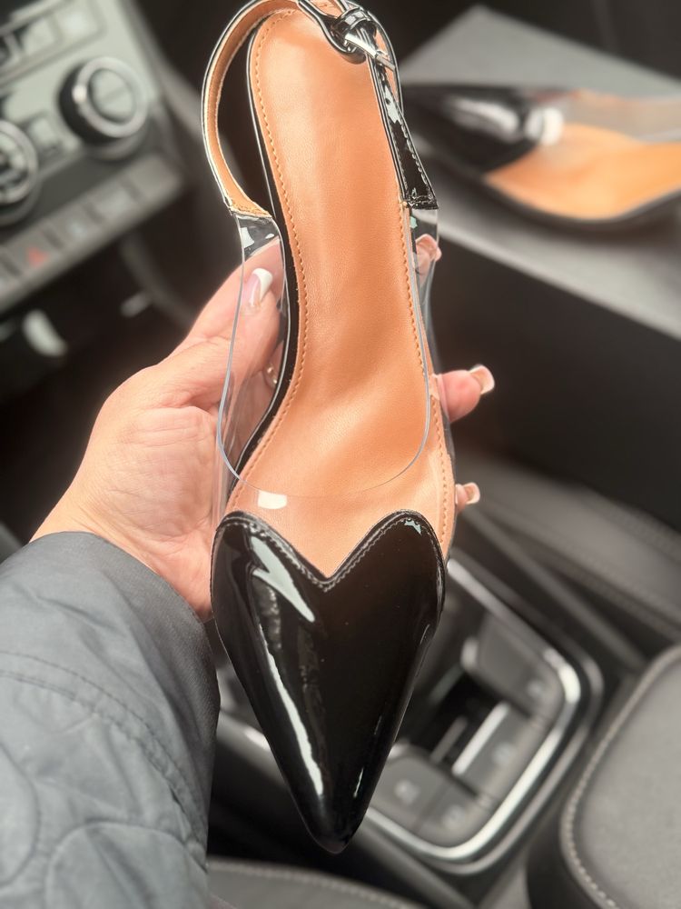 Босоніжки в стилі Alaia