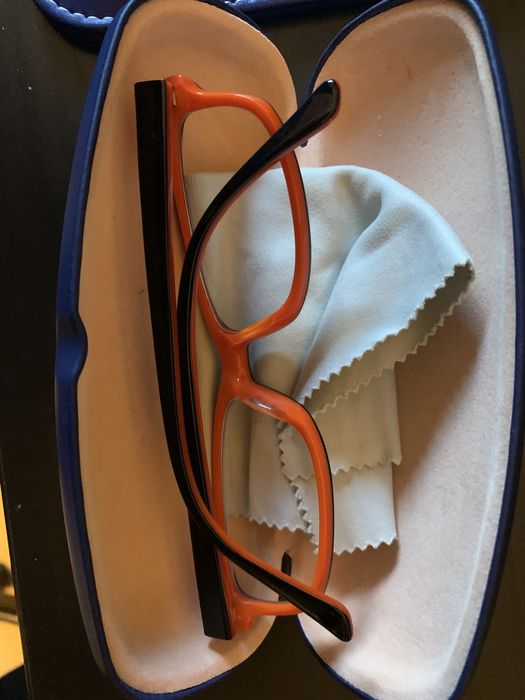 Oculos com lentes de ler