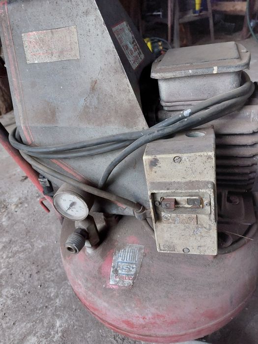 Sprzedam agregat sprężarkowy.