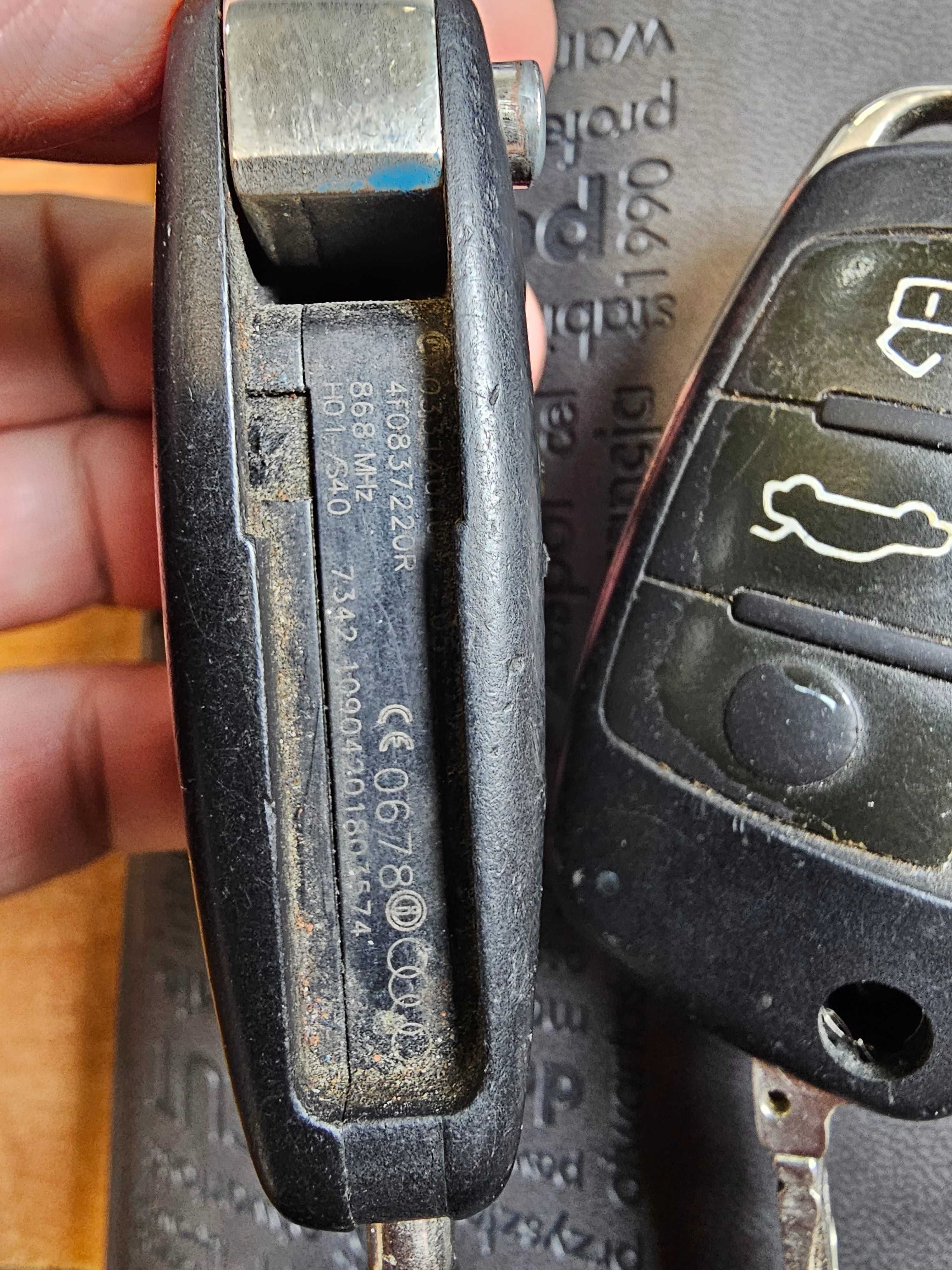 Kluczyk AUDI A6 C6  WYCZYSZCZONY DO dopisania 4F0 literką K i R RS6