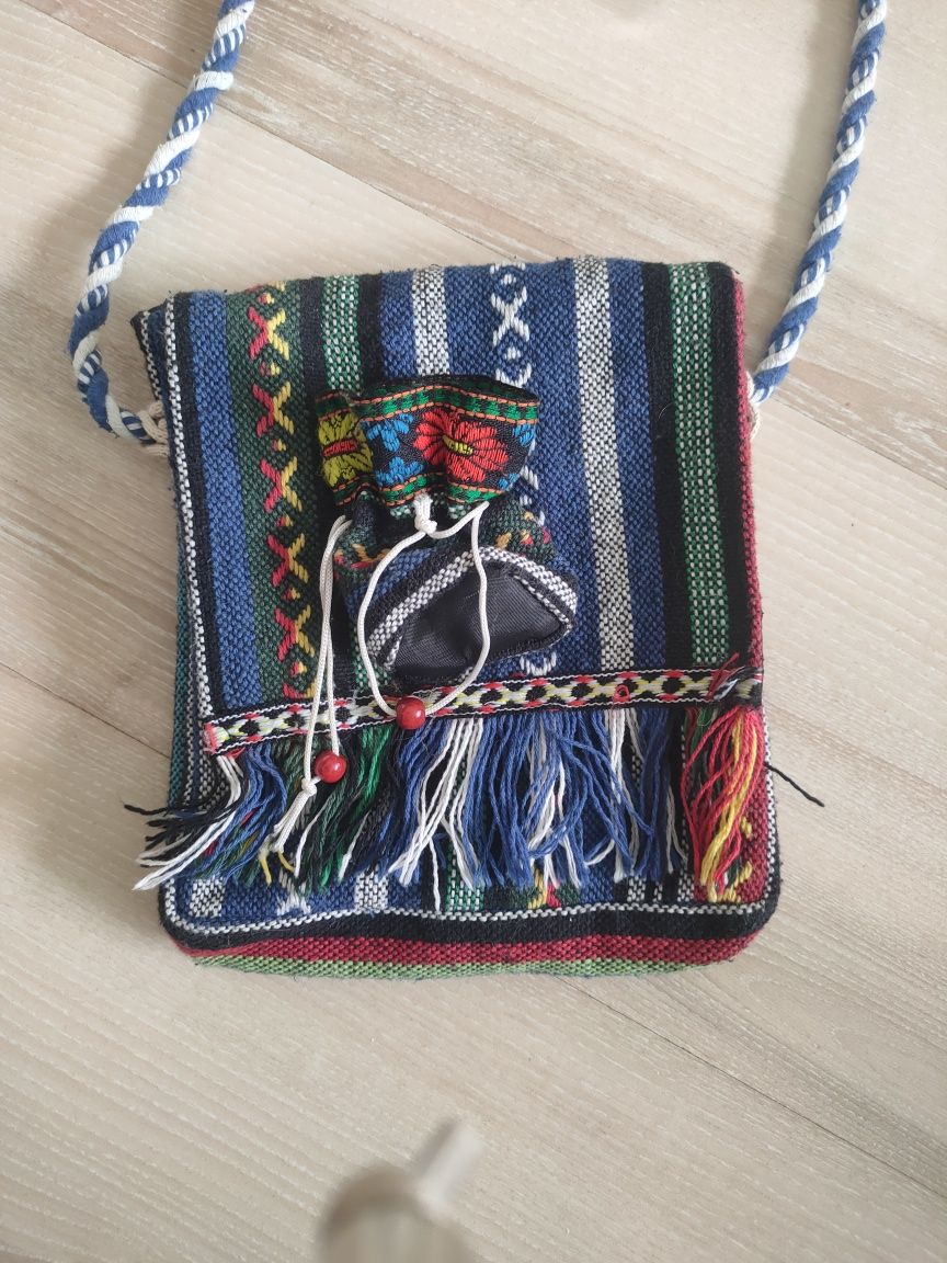 Torebka Boho kolorowa fredzle długi pasek