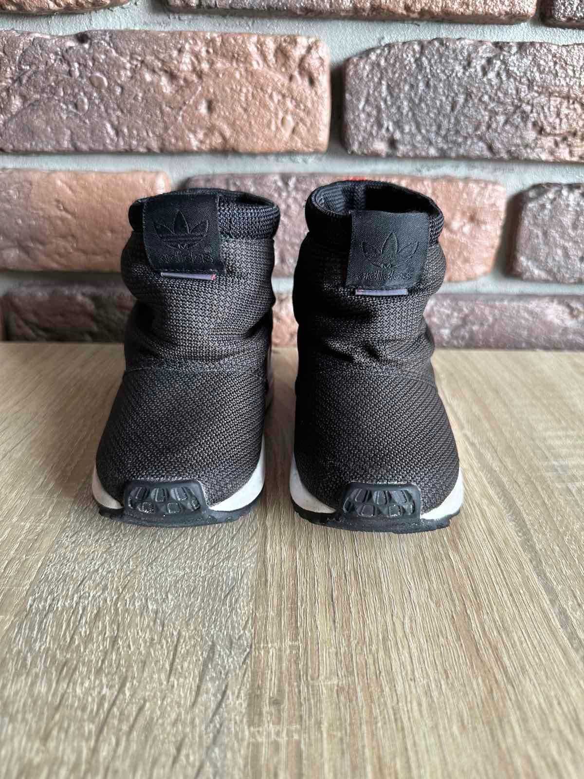 Диятчі зимові чобітки adidas