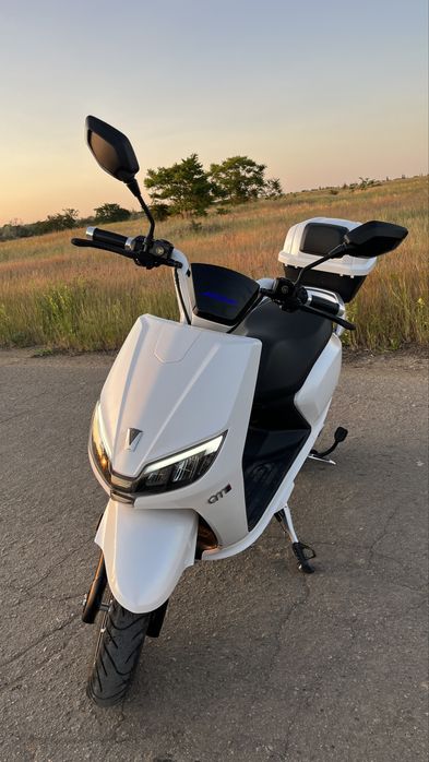 Электроскутер AIMA M3 Li (White) 1440 Wh