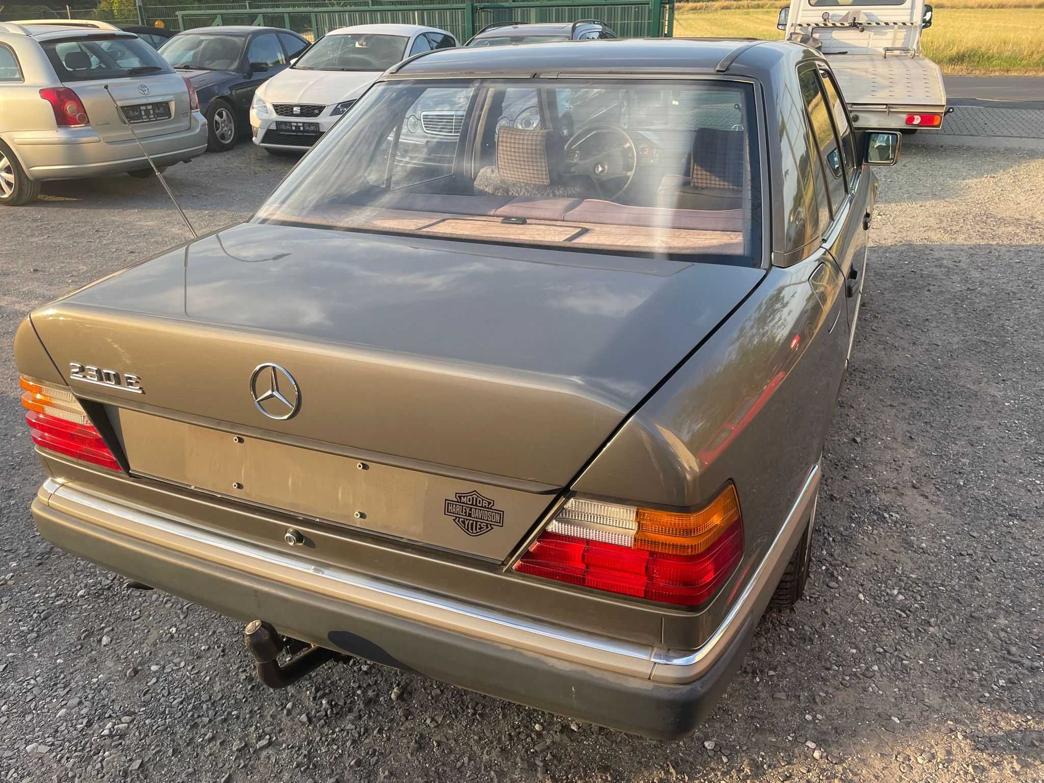 Mercedes W124 230E