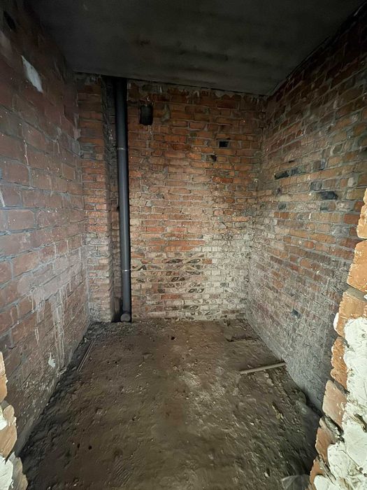 1к, новобудова біля парку і озера , мінімальне оформлення, поверх сер