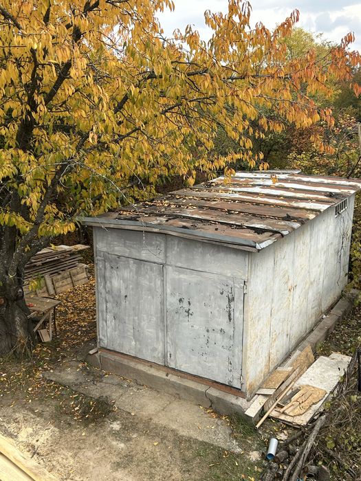 Продам металевий гараж,добротний!