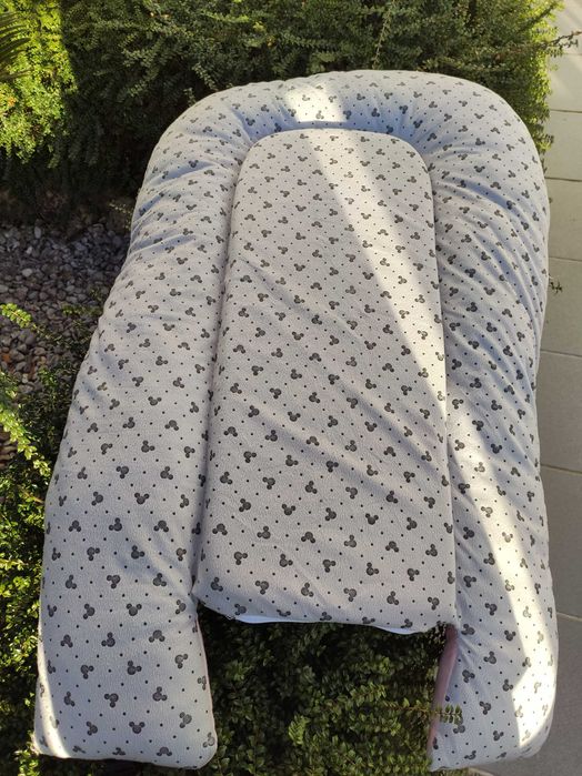 Ninho de bebé acolchoado