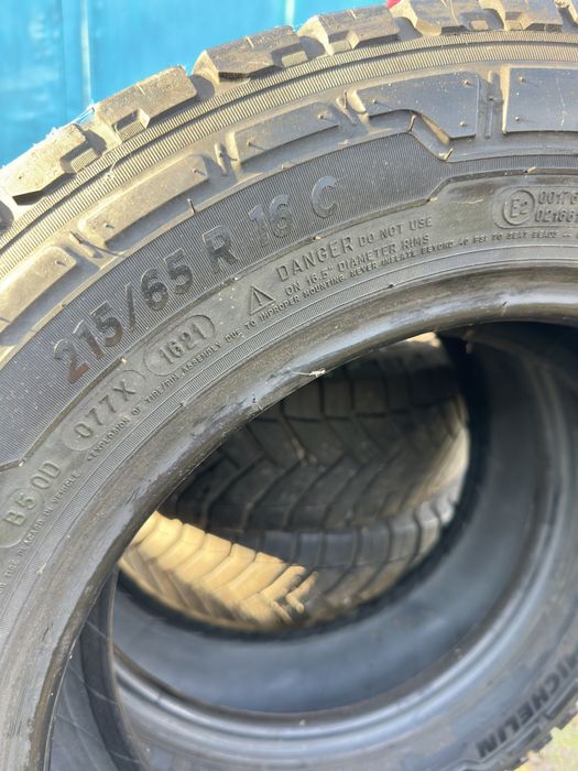 Зимова гума 215/65/r16C