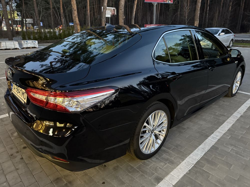Продам Toyota Camry 2020  Hybrid