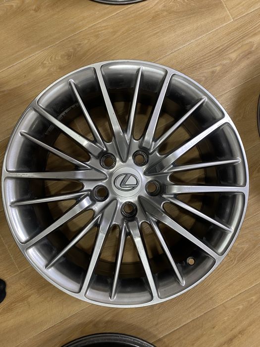 Диски lexus 7,5x17 5x114,3 ET35 DIA60,1