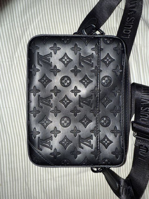 Mala Louis Vuitton Preta