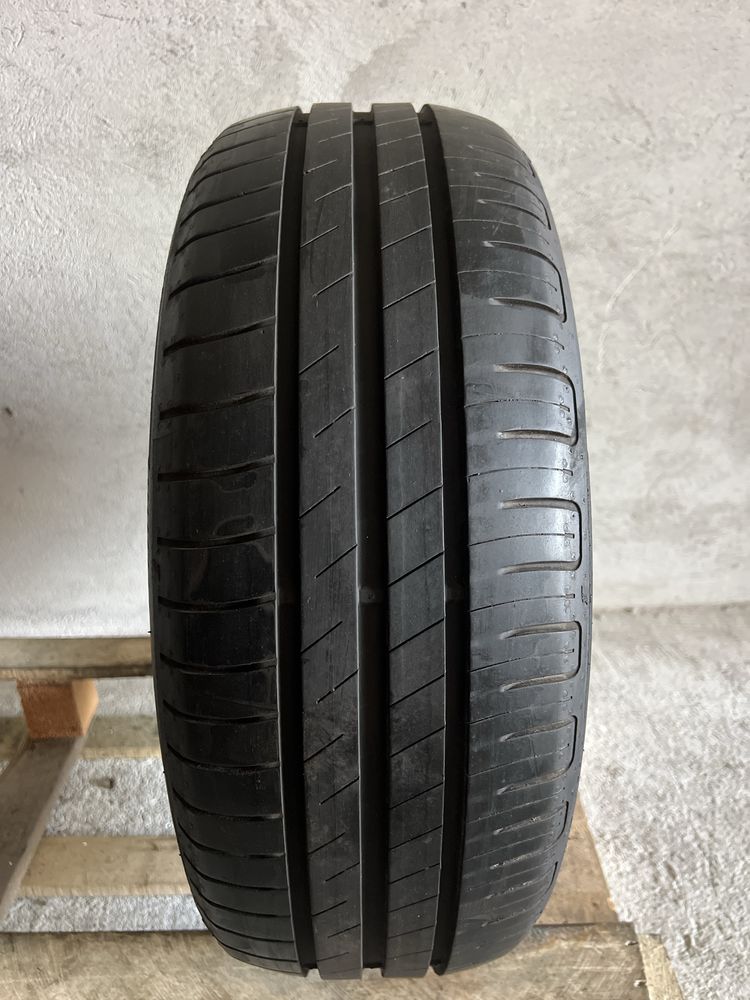 195/60/15 88H Goodyear Efficient Grip perfomance Opona pojedyncza